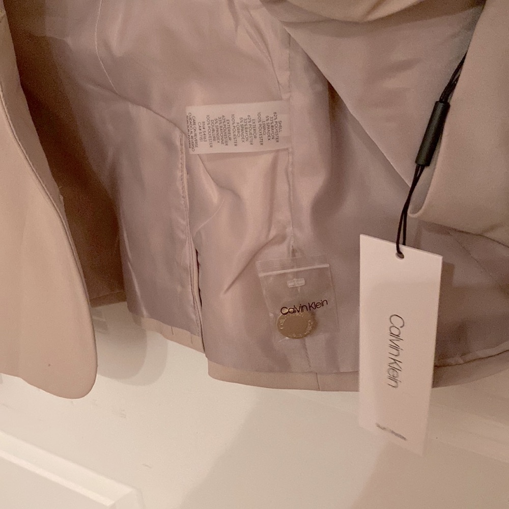 Calvin Klein Women's Two Button Lux Blazer Petite New with Tag - Picture 4 of 6